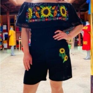 Floral Embroidered Black Women's Shorts